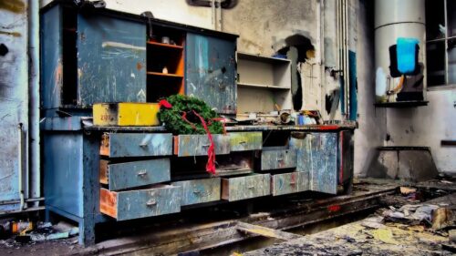 christmas-auto-repair-workshop-1080x608